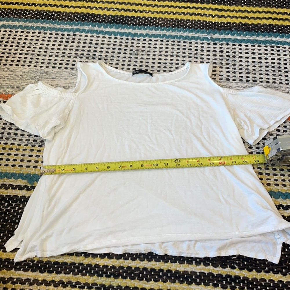 Gibson Tee 🐑 - Picture 2 of 6